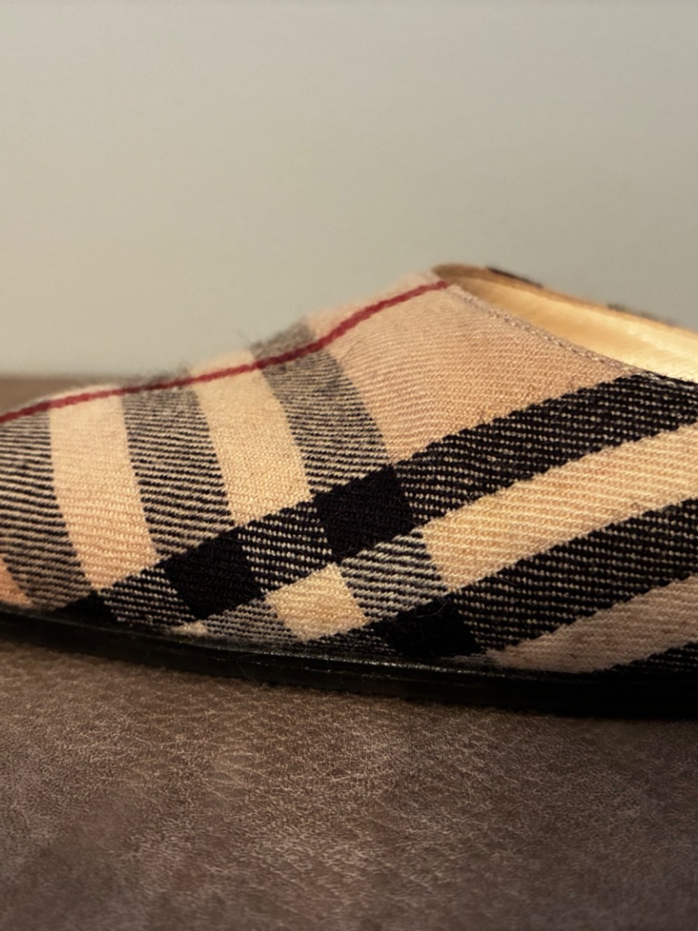 Burberry London Nova sling back kitten heel pumps. - Picture 11 of 14